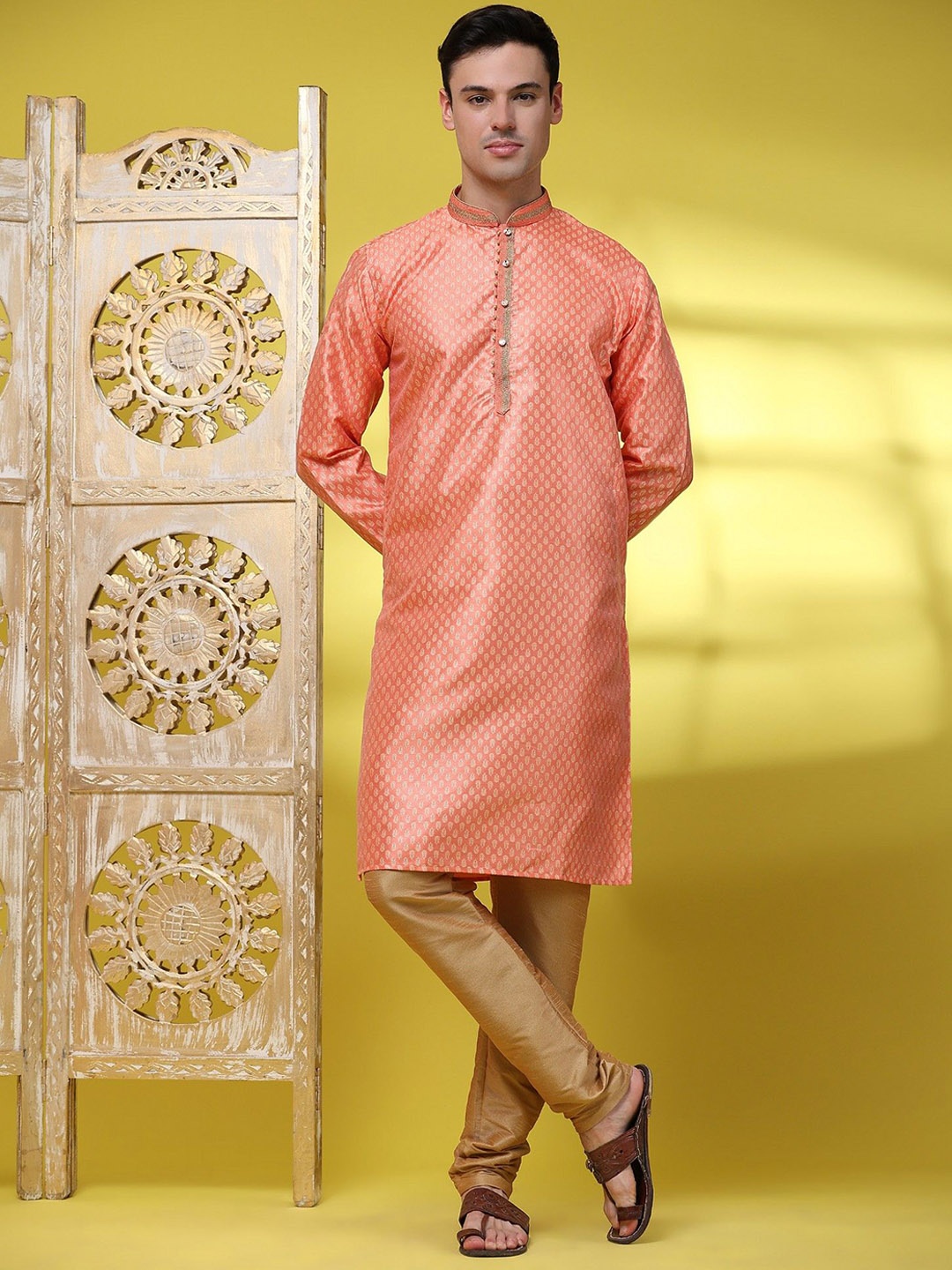 

SKAVIJ Ethnic Motifs Embroidered Thread Work Kurta with Pyjama, Red