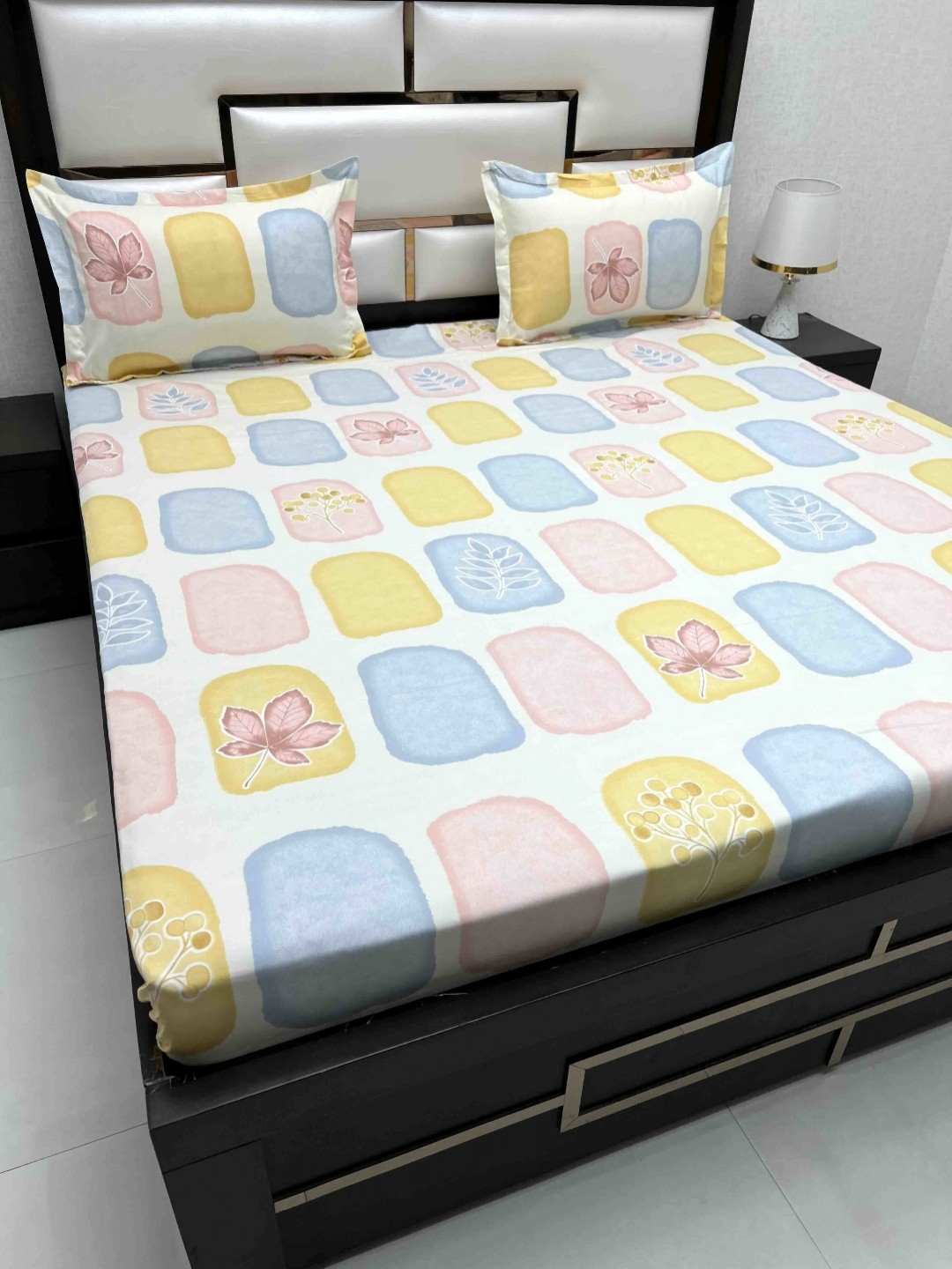 

Pure Decor Queen Size Double Bedsheet With 2 Pillow Covers 2.28m X 2.54m, White