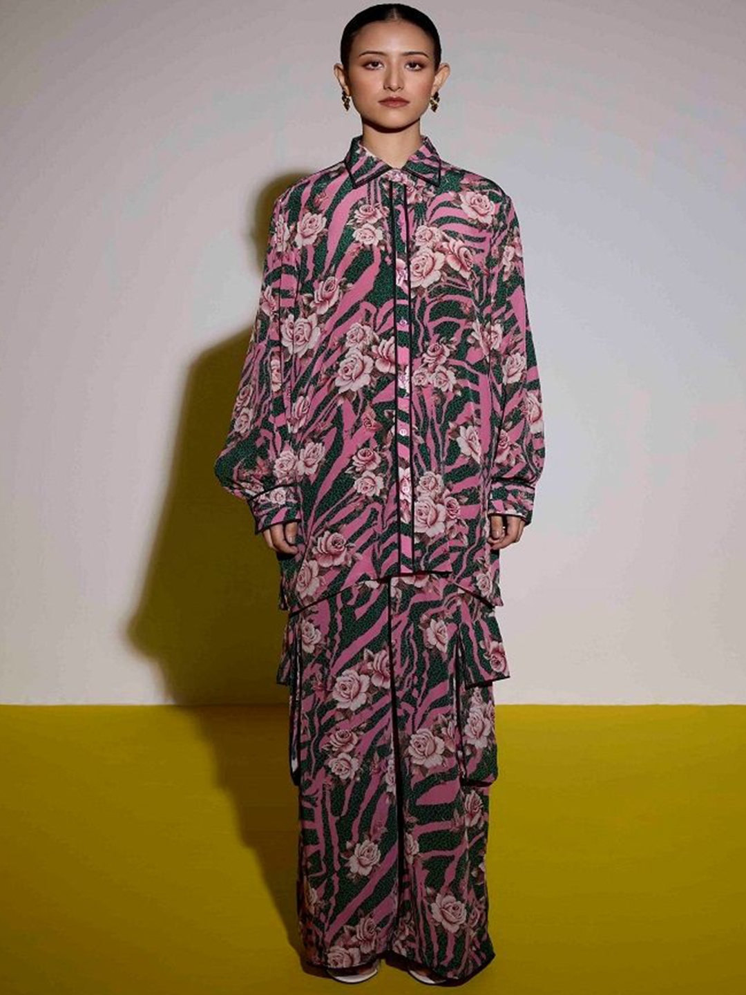

SIL SILA Floral Printed Spread Collar Cuffed Sleeves Shirt & Palazzos, Pink