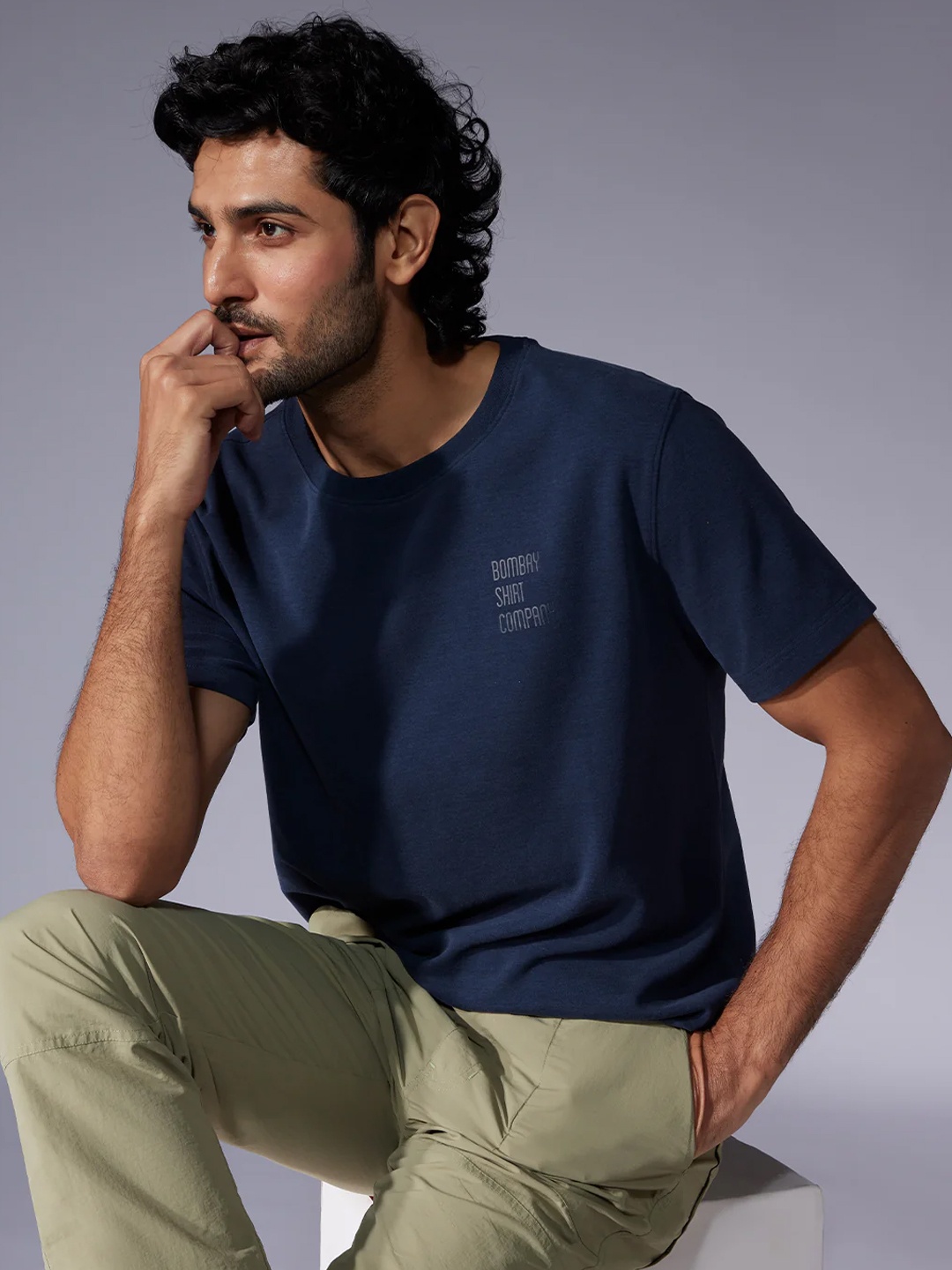 

Bombay Shirt Company Men Brand Logo Pockets T-shirt, Navy blue