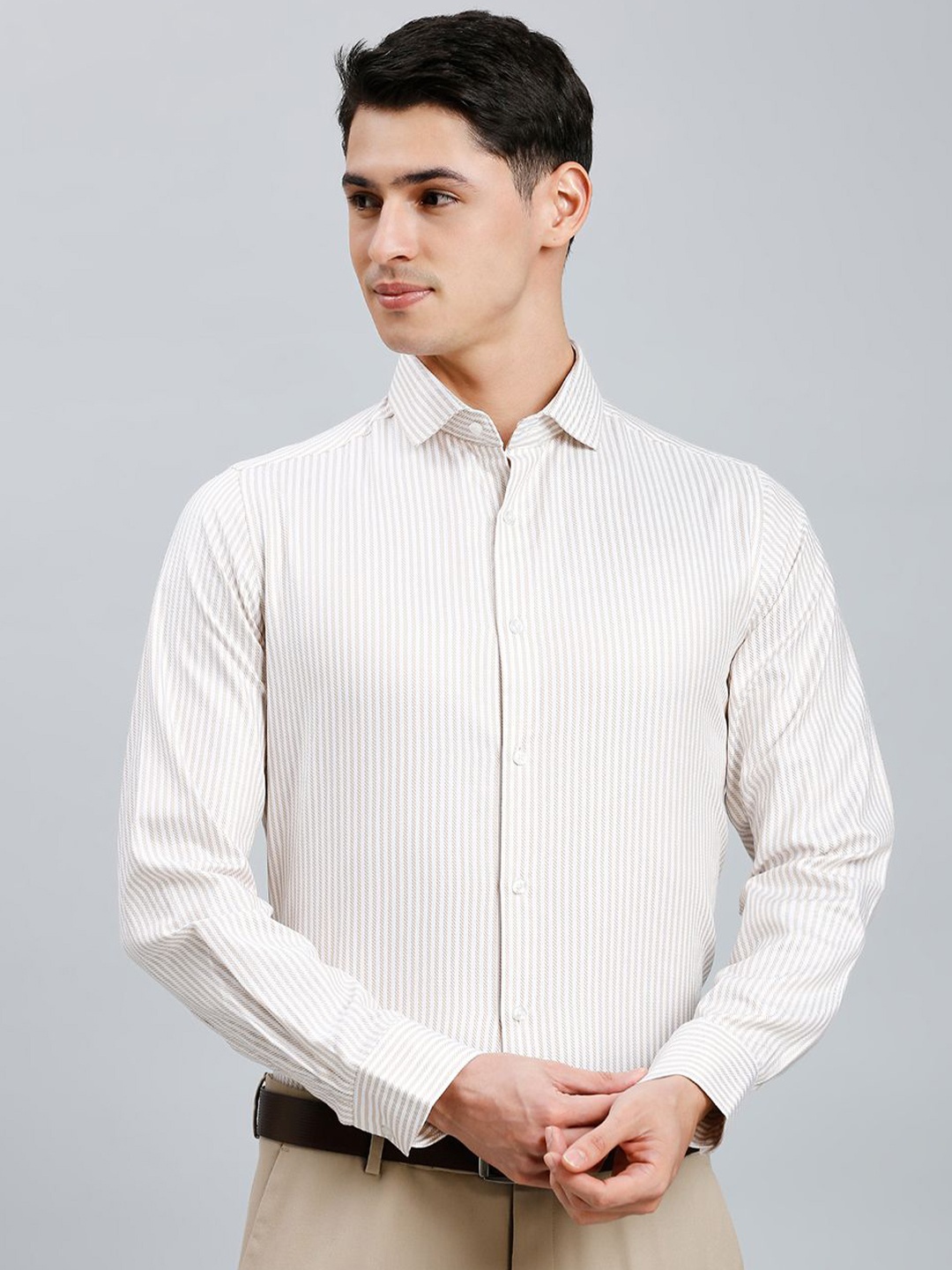 

Reid & Taylor Men Slim Fit Opaque Striped Formal Shirt, White