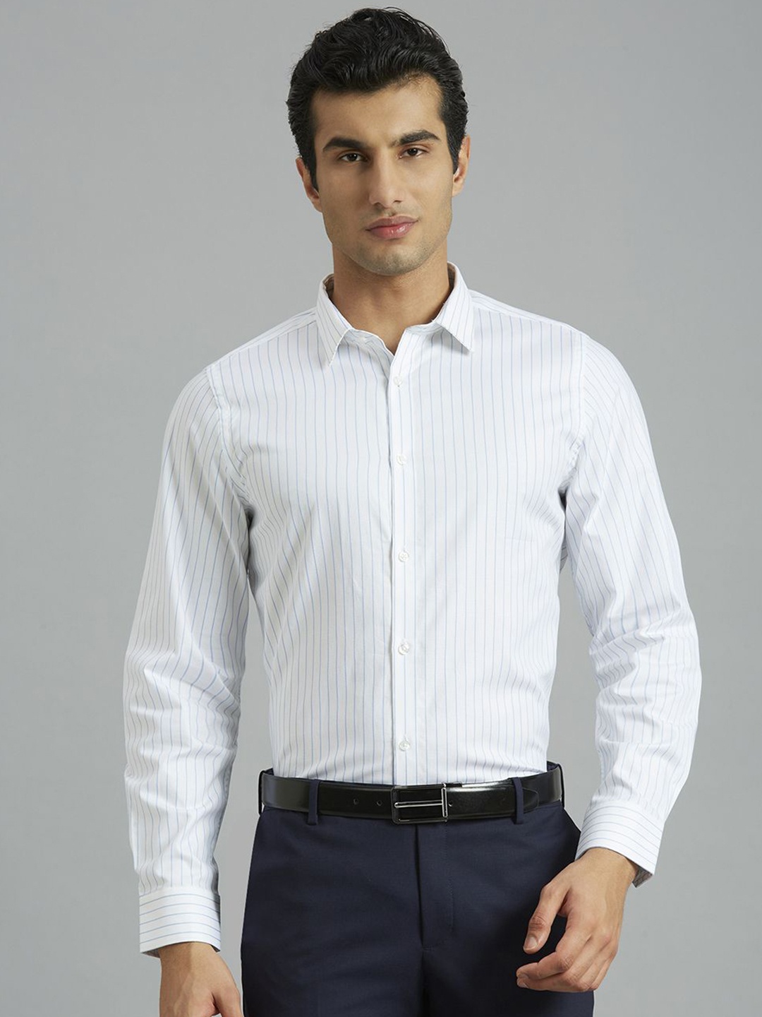 

Reid & Taylor Men Slim Fit Opaque Striped Formal Shirt, White