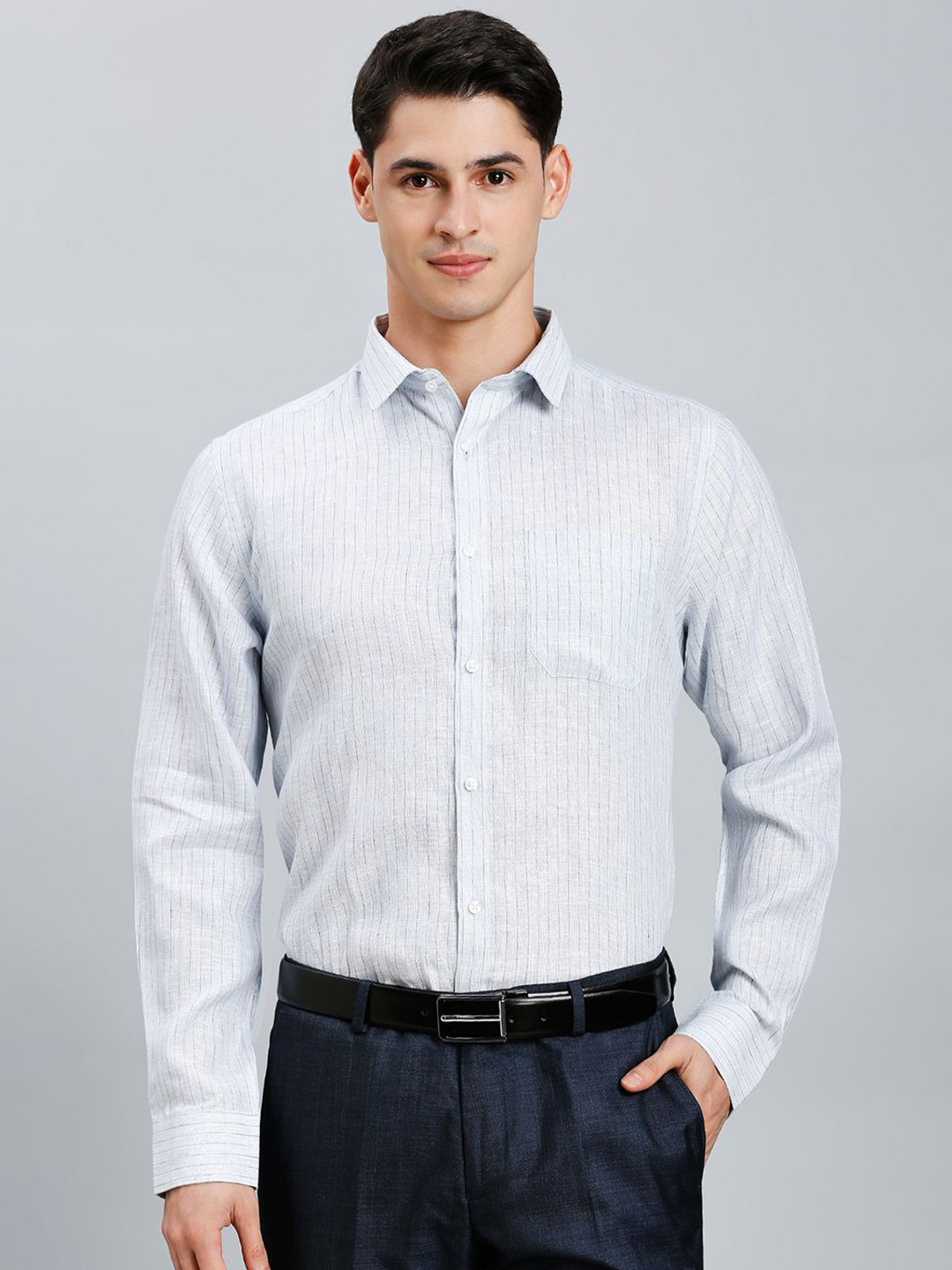

Reid & Taylor Men Classic Opaque Striped Formal Shirt, Blue