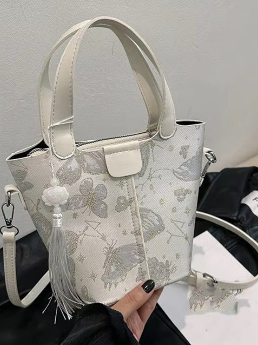

StyleCast Printed Structured Handheld Bag with Tasselled, White