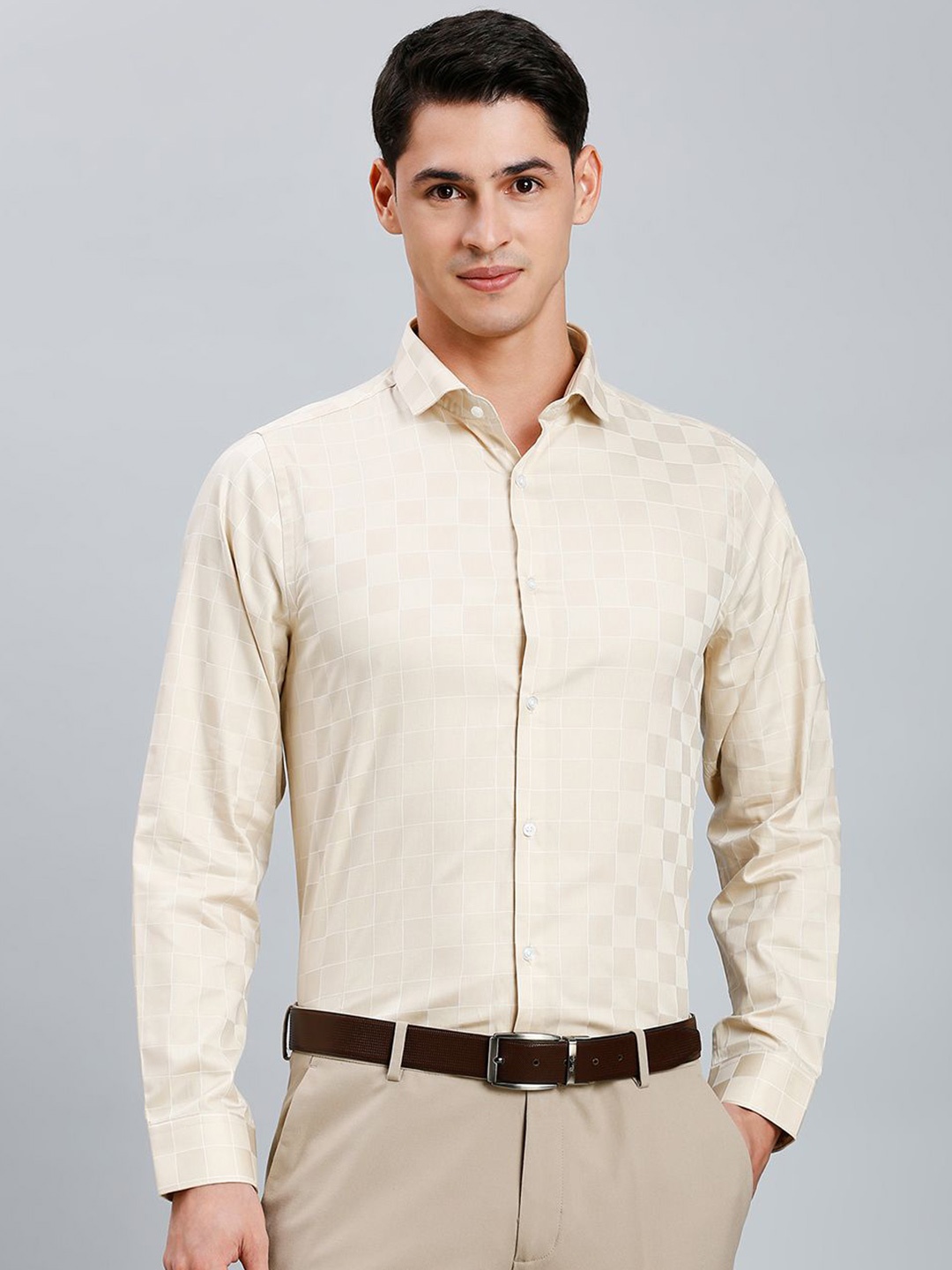 

Reid & Taylor Men Slim Fit Opaque Checked Formal Shirt, Cream