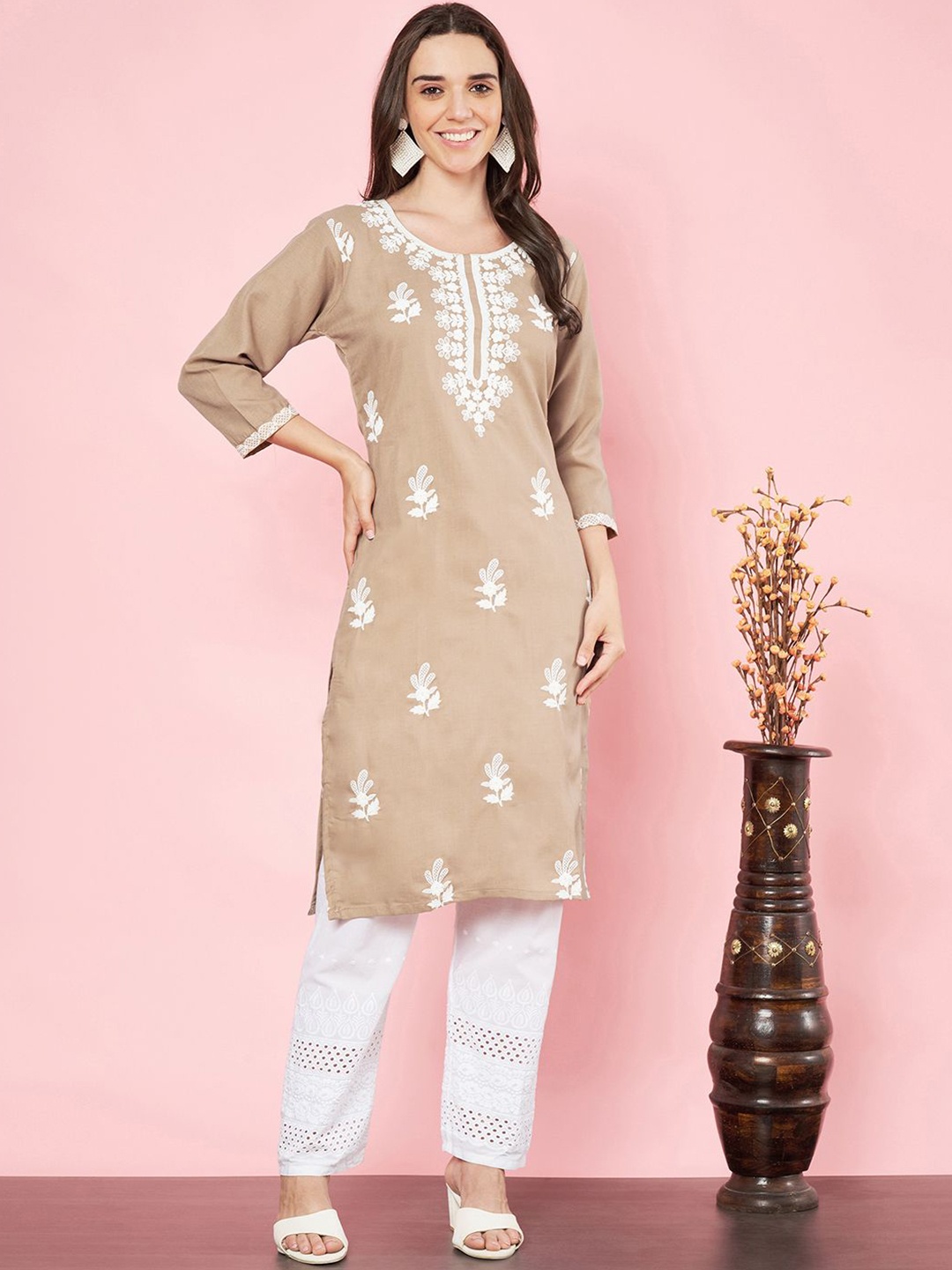 

HERE&NOW Beige Floral Embroidered Cotton Straight Kurta
