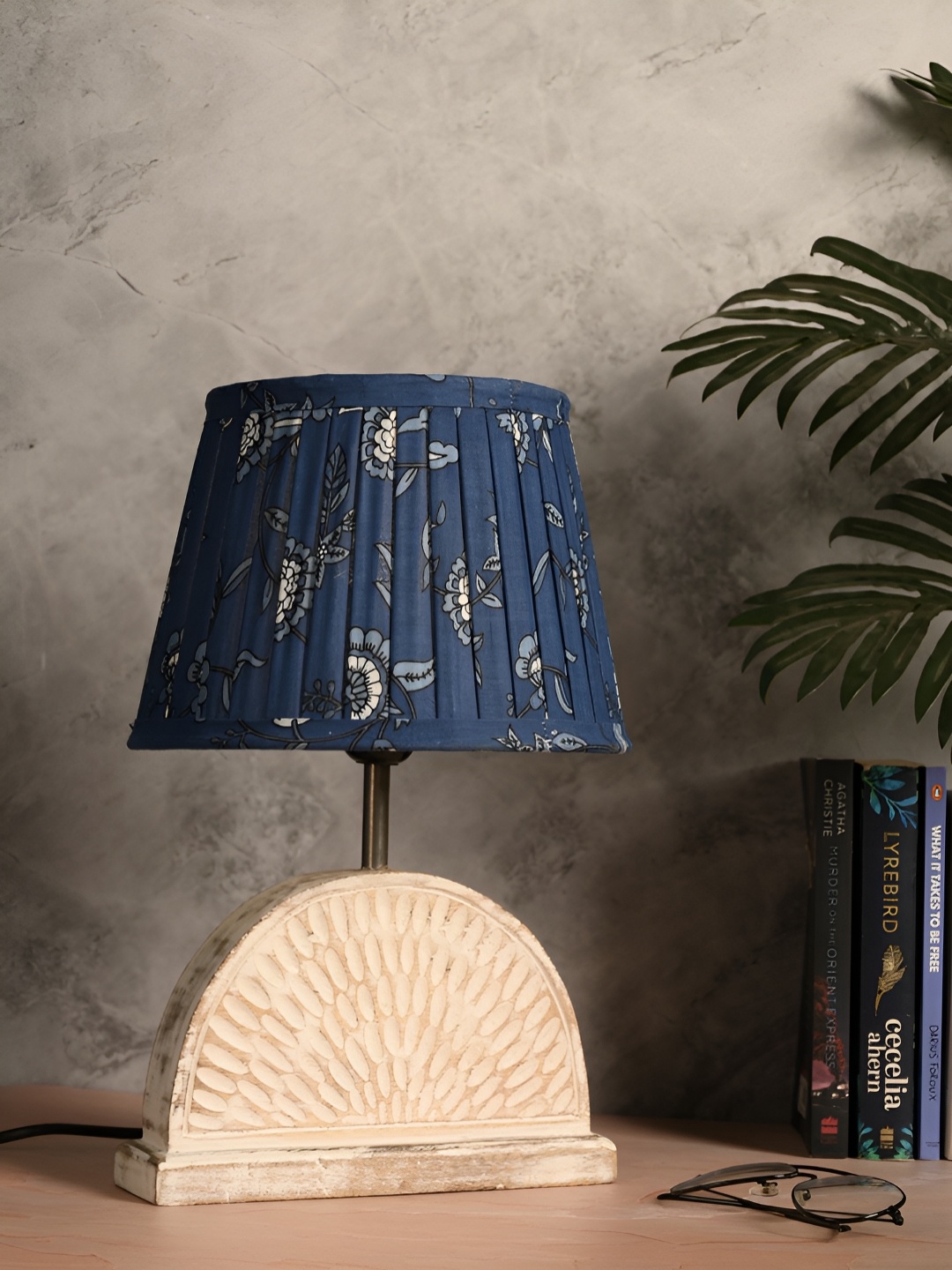 

green girgit White Wood Frusturical Shaped Table Lamp