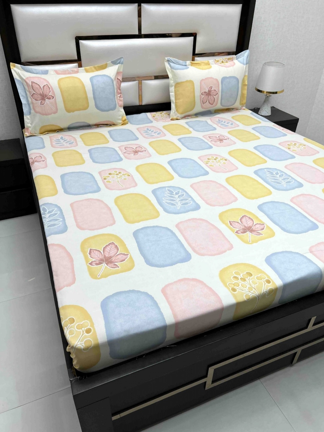 

Pure Decor Queen Size Double Bedsheet With 2 Pillow Covers 2.28m X 2.54m, White