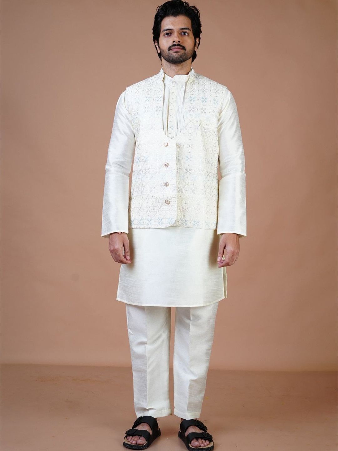 

ARYA Mandarin Collar Regular Sequinned Chanderi Silk Kurta With Nehru Jacket With Trouser, Off white