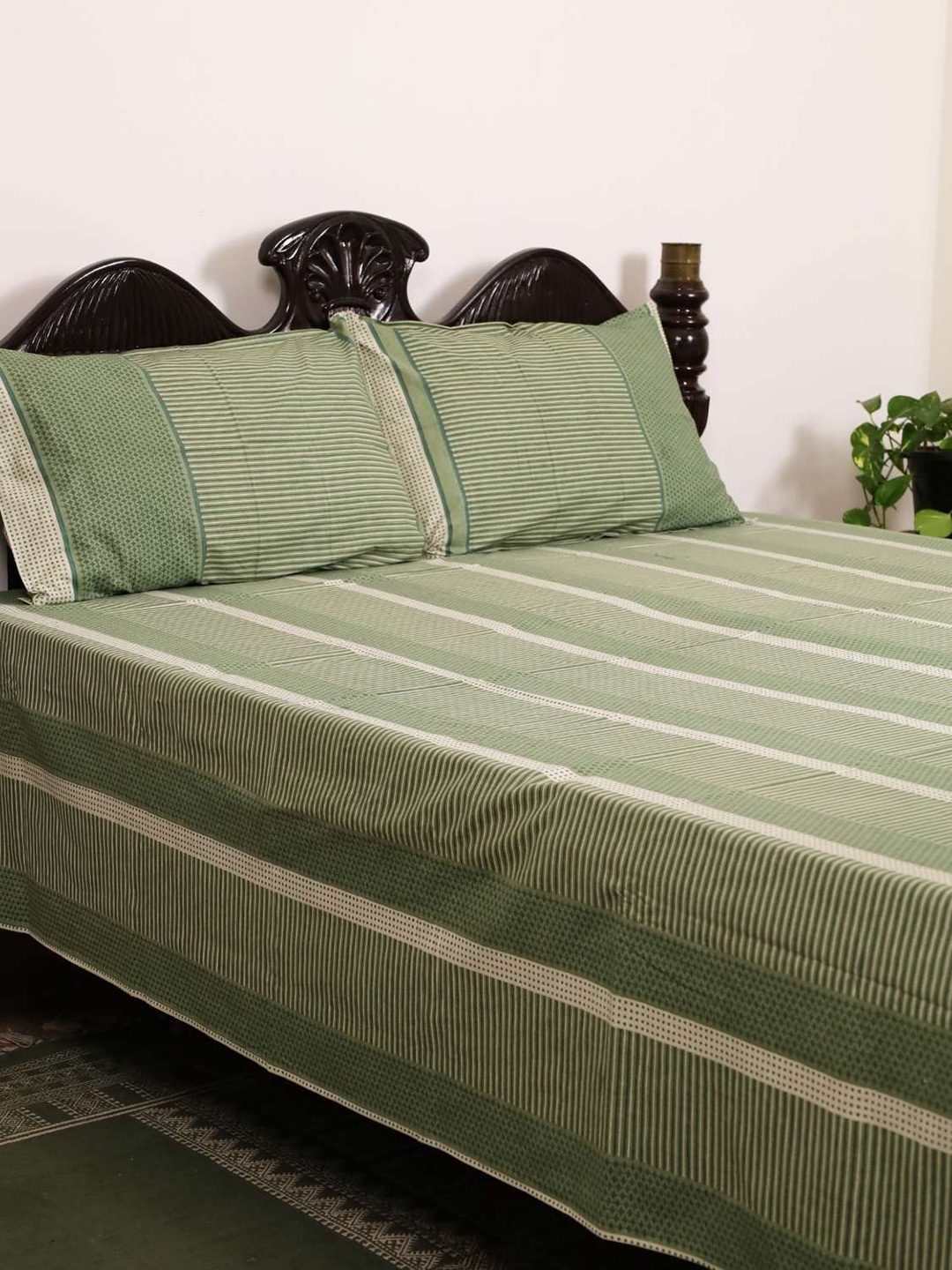 

Peepul Tree Green & White Striped 300 TC Single Bedsheet with 2 Pillow Covers