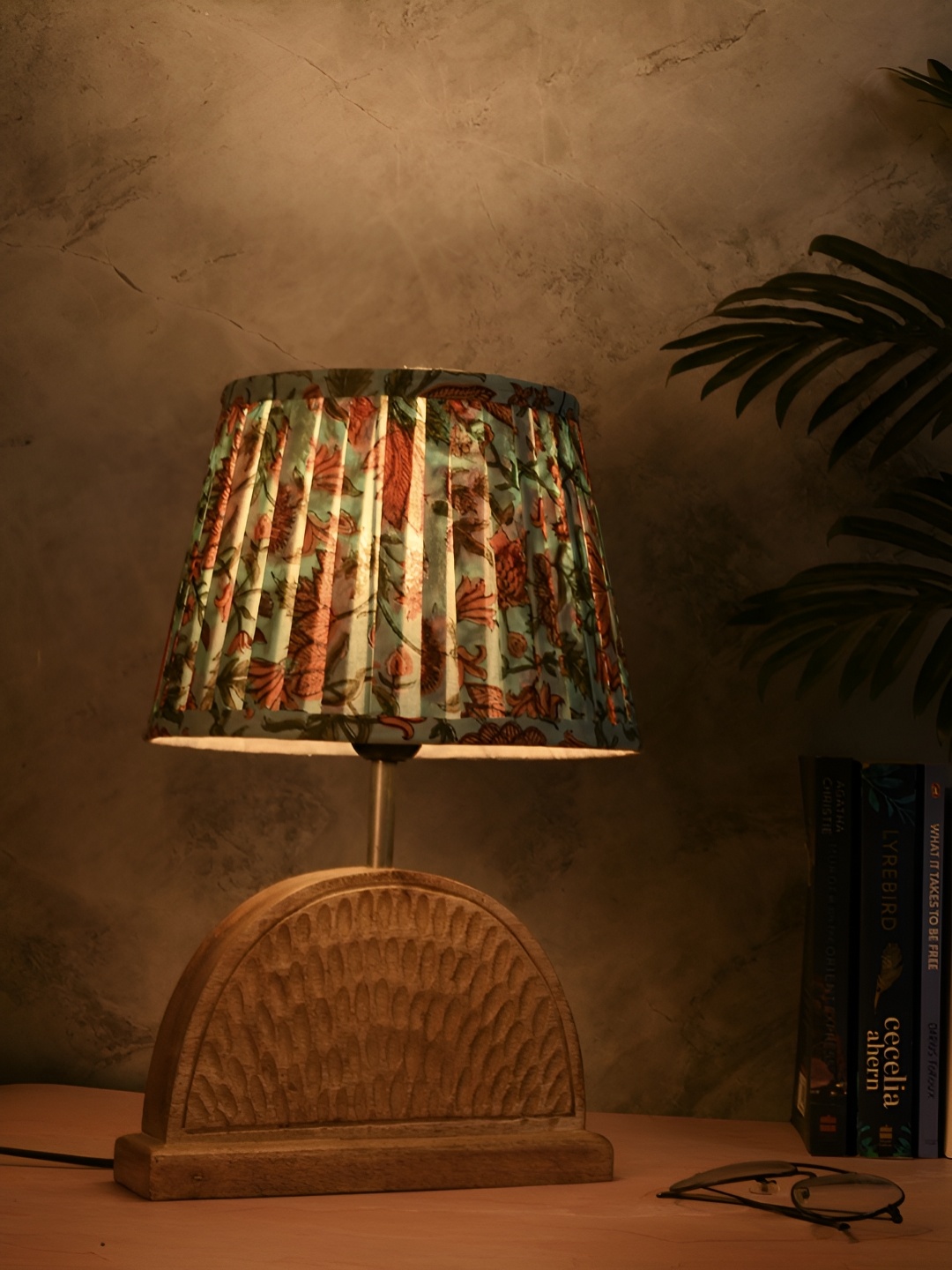 

green girgit Brown Printed Wood Traditional Frusturical Shaped Table Lamp