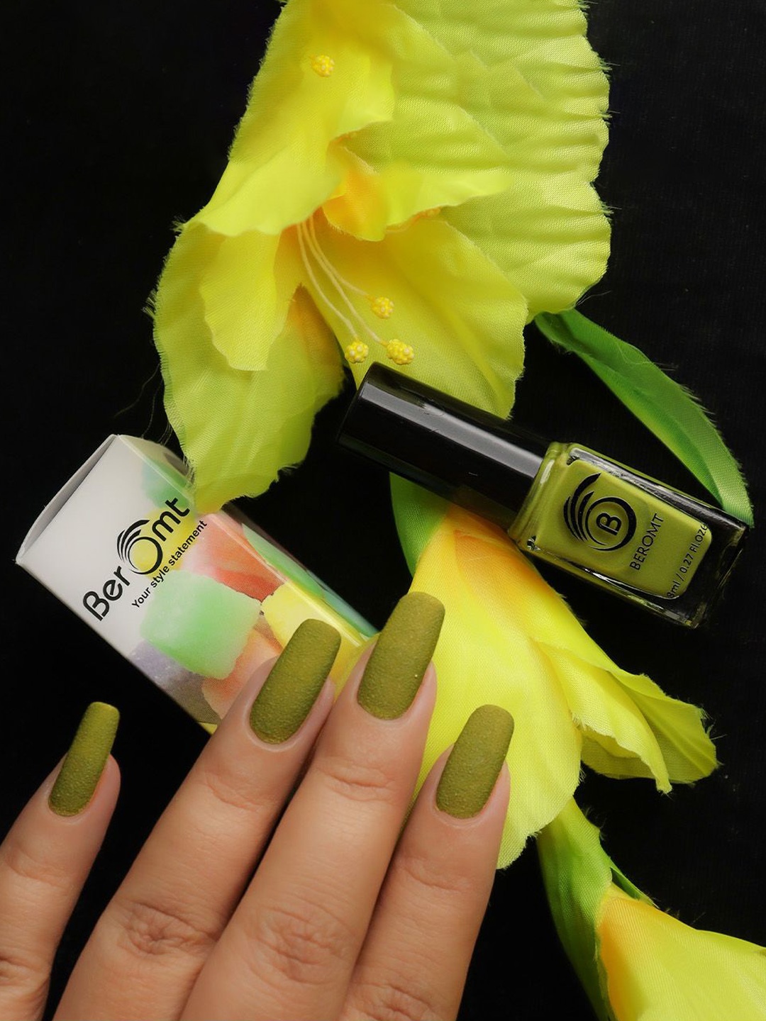 

BEROMT Matte Sugar Crush Matte Quick Dry Nail Polish- 8 ml- Green BNP 614