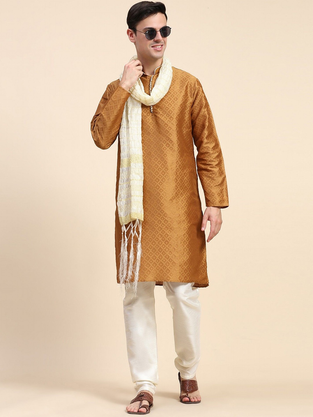 

SKAVIJ Geometric Woven Design Mandarin Collar Straight Kurta with Pyjamas & Dupatta, Brown