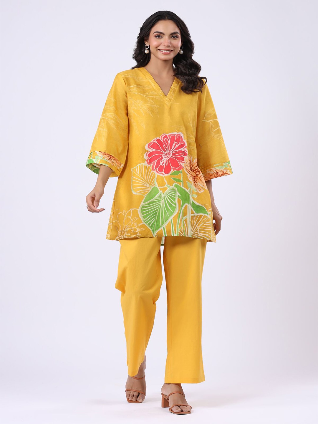 

JISORA Floral Printed Pure Cotton V-Neck Tunic With Trouser, Yellow