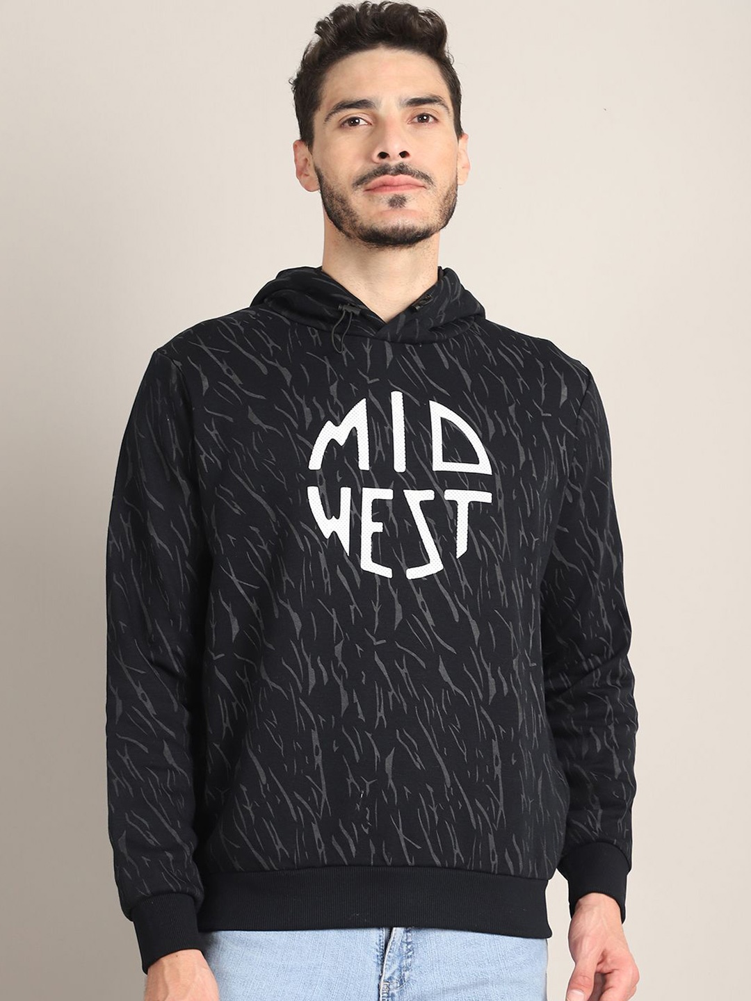 

CONFIDENCE Men Printed Hooded Long Sleeves Sweatshirt, Black