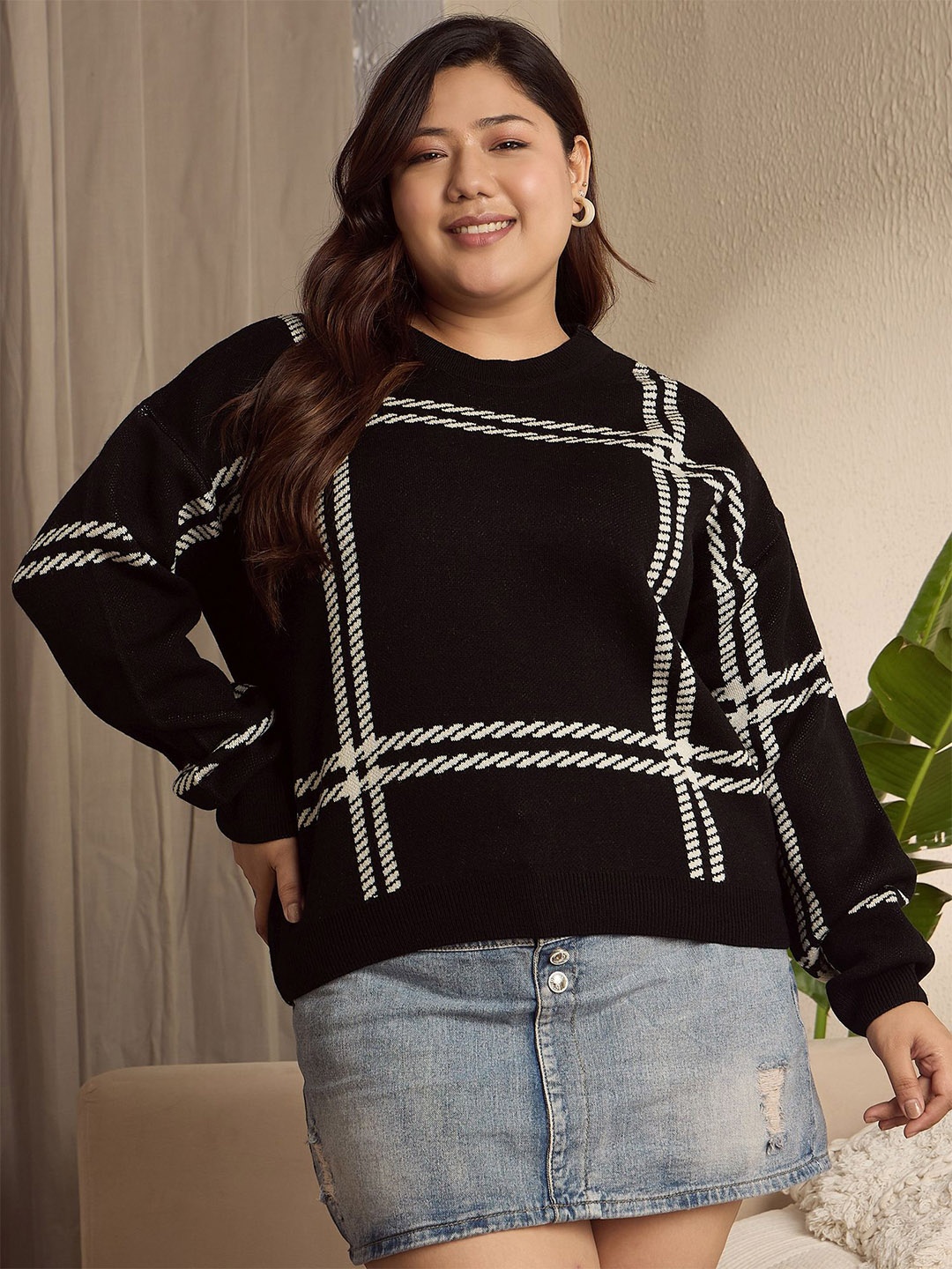 

Berrylush Curve Women Striped Plus Size Pullover, Black