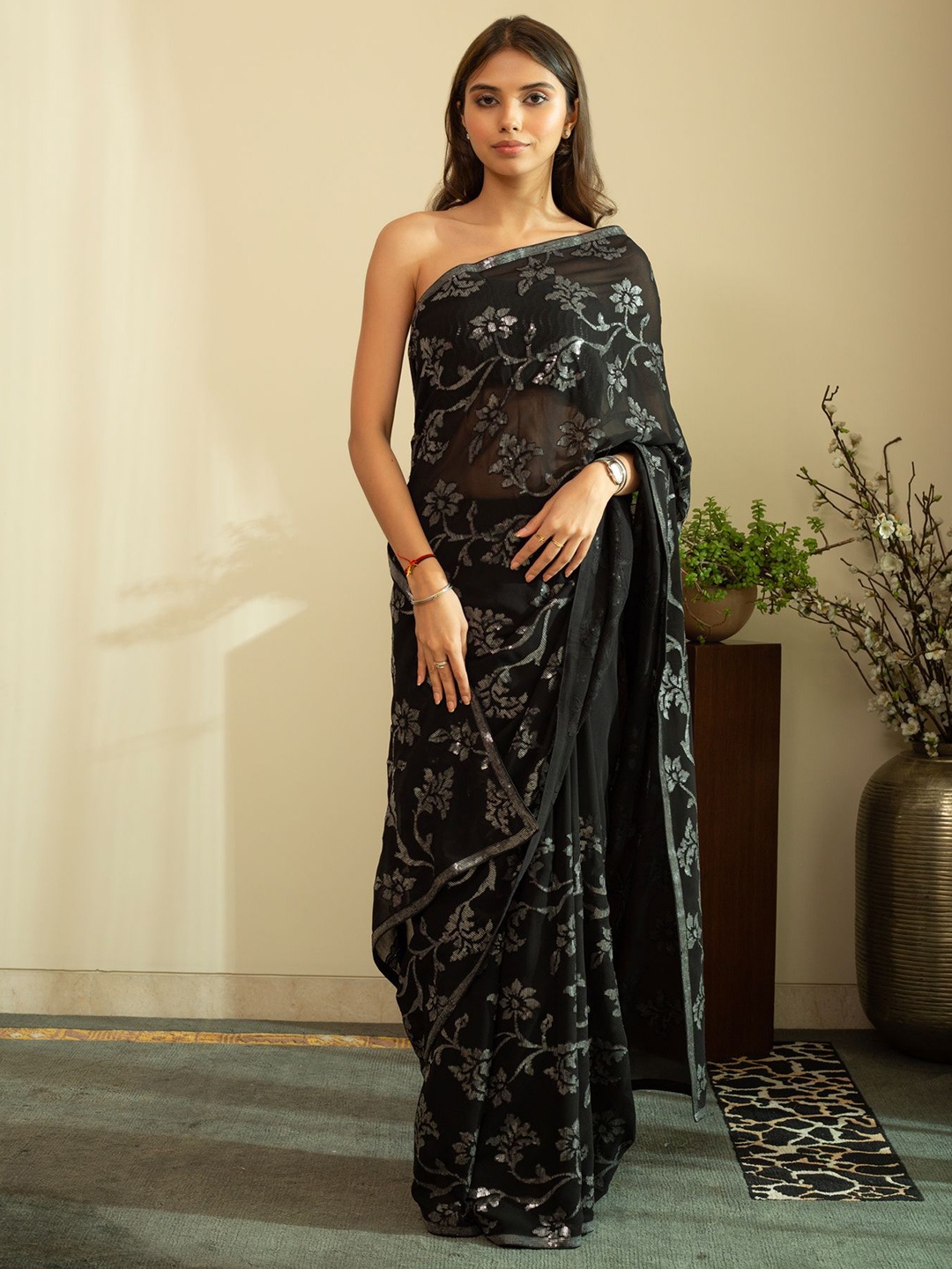 

HOUSE OF INARI Embellished Pure Georgette Saree, Black