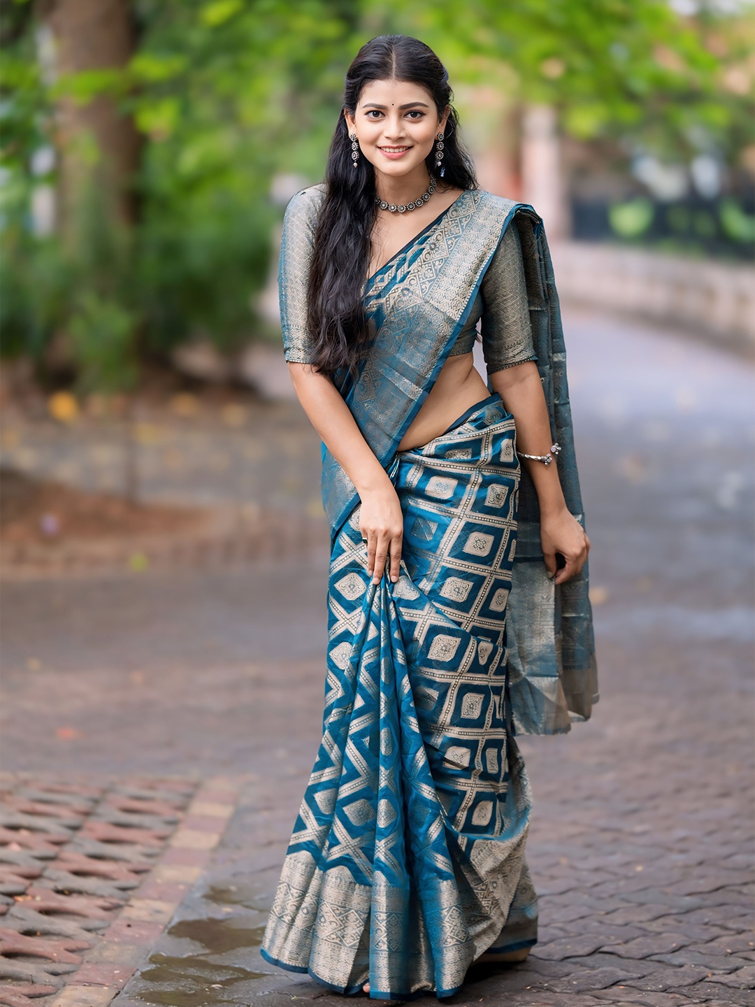 

zinzraa Woven Design Zari Pure Silk Kanjeevaram Saree, Turquoise blue