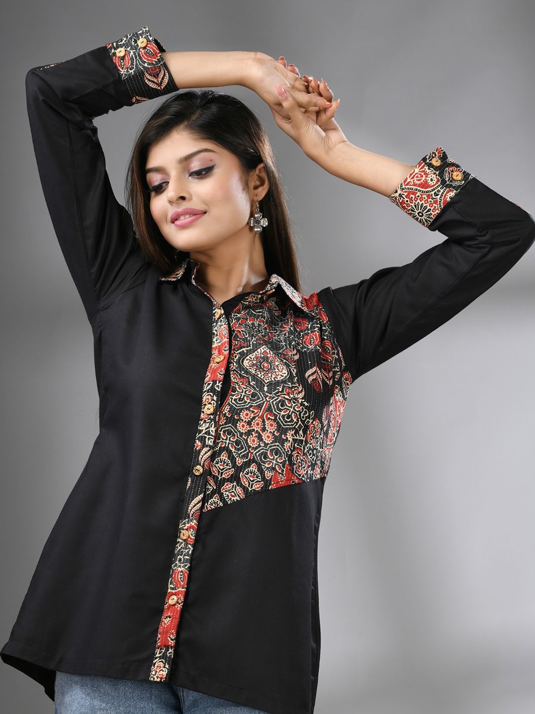 

Charukriti Women Floral Opaque Printed Semiformal Shirt, Black
