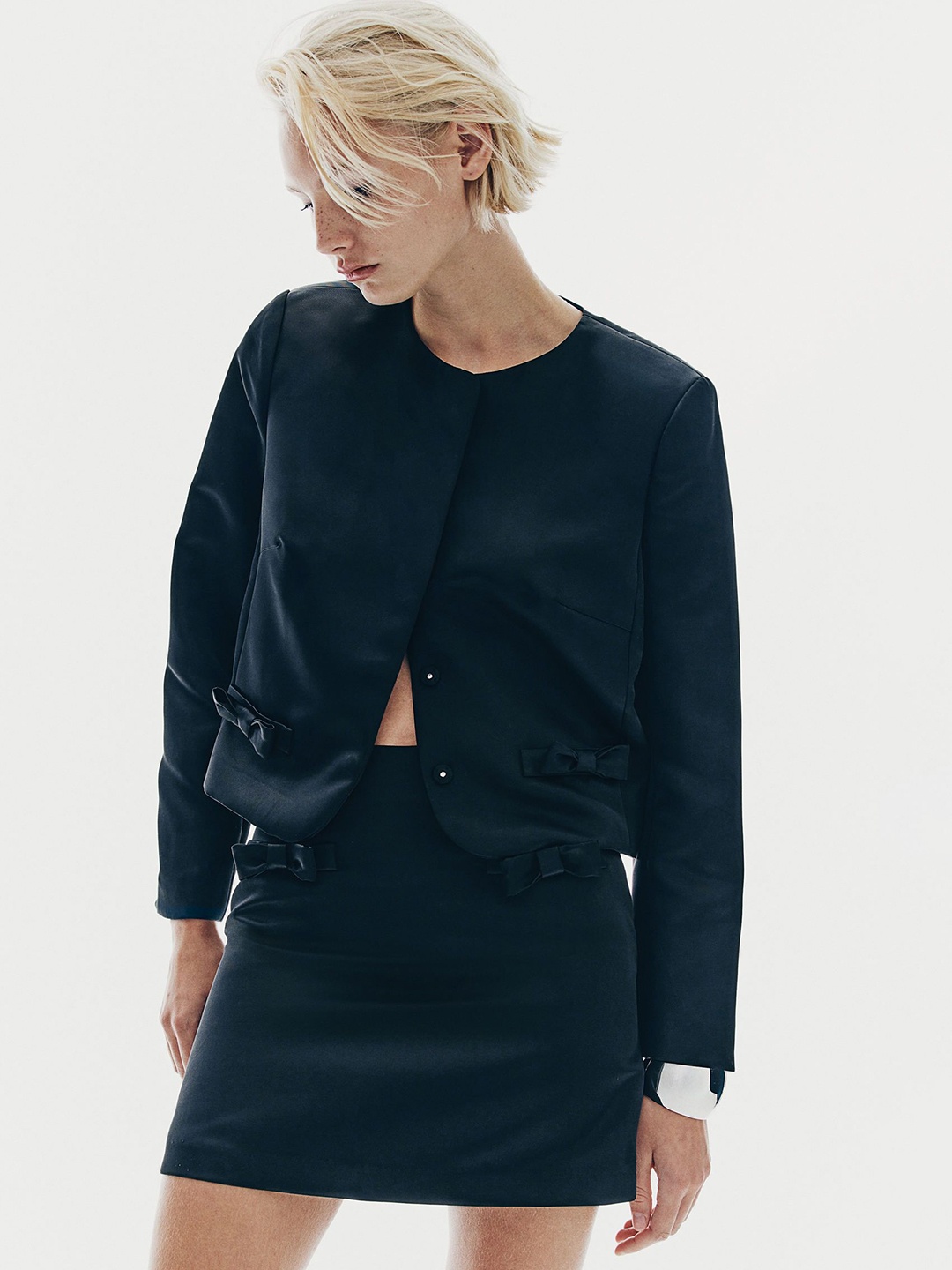 

H&M Women Bow-Detail Mini Skirt, Black