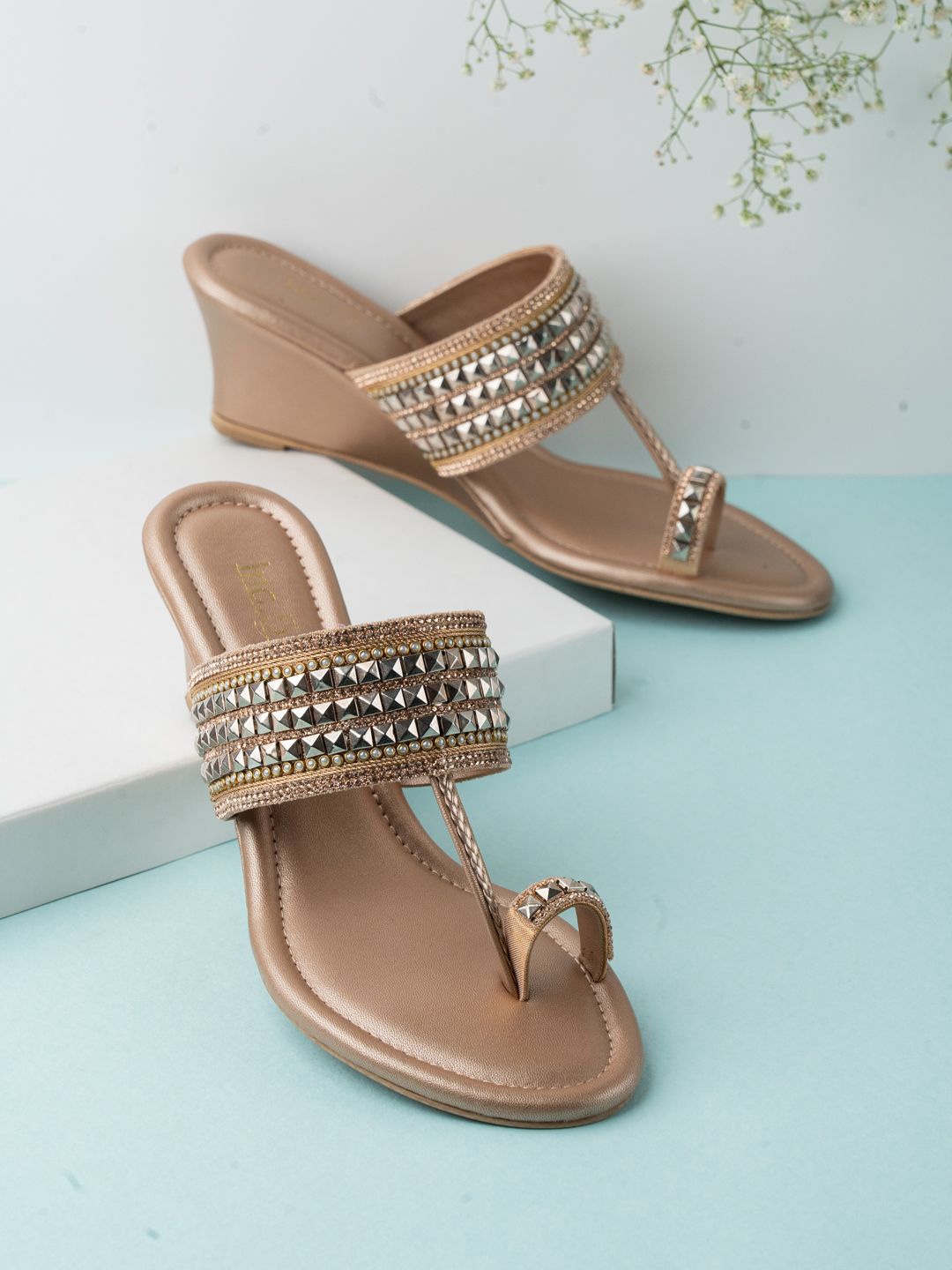 

Inc 5 Women Embellished Ethnic Wedge Sandals, Rose gold
