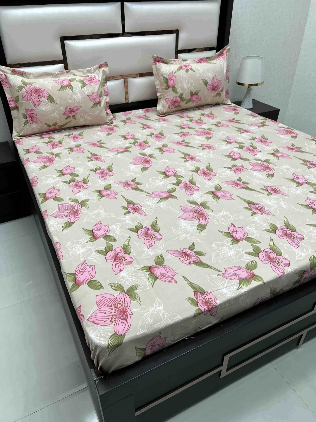 

Pure Decor Queen Size Double Bed Bedsheet With 2 Pillow Covers 2.28m X 2.54m, Pink