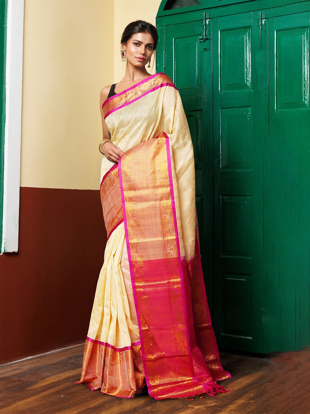 

Unnati Silks Woven Design Zari Silk Cotton Handloom Kanjeevaram Saree, Cream
