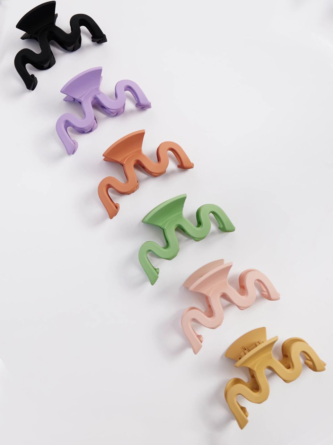 

VAGHBHATT Women Set of 6 Matte Hair Claw Clips, Green
