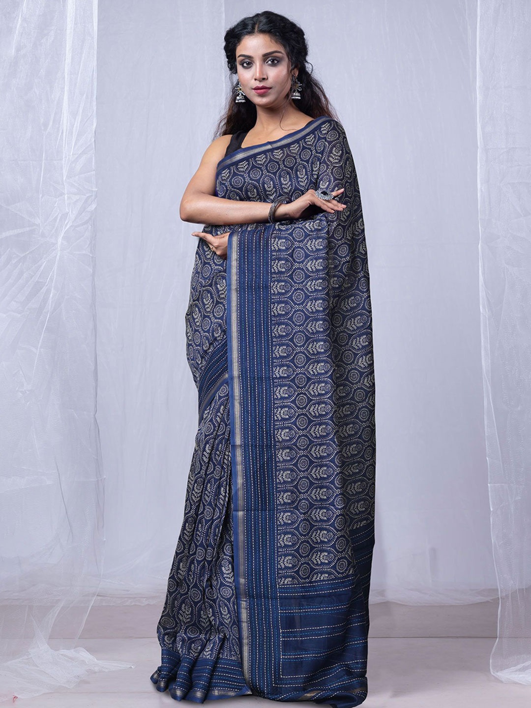 

Unnati Silks Ethnic Motifs Silk Cotton Handloom Chanderi Saree, Navy blue