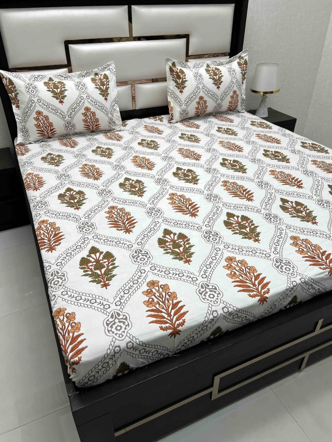 

Pure Decor Queen Size Double Bedsheet With 2 Pillow Covers 2.28m X 2.54m, Brown