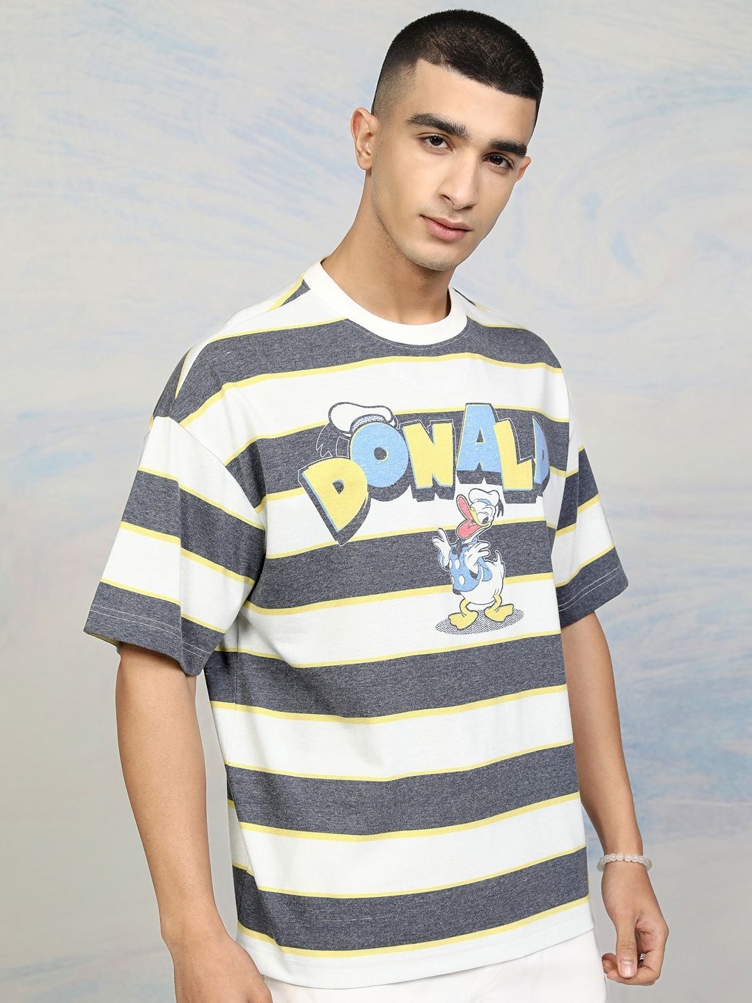 

HIGHLANDER Men Donald Duck Printed Drop Shoulder Sleeves Tshirt, Off white