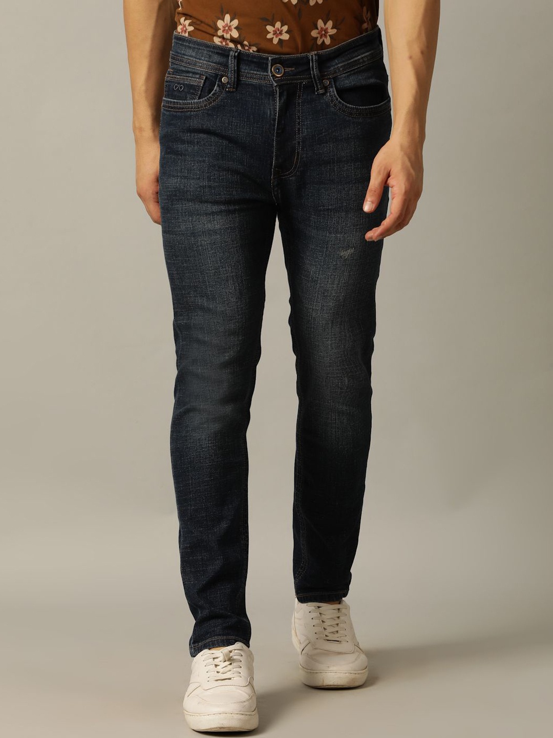 

JADE BLUE Men Slim Fit Light Fade Jeans