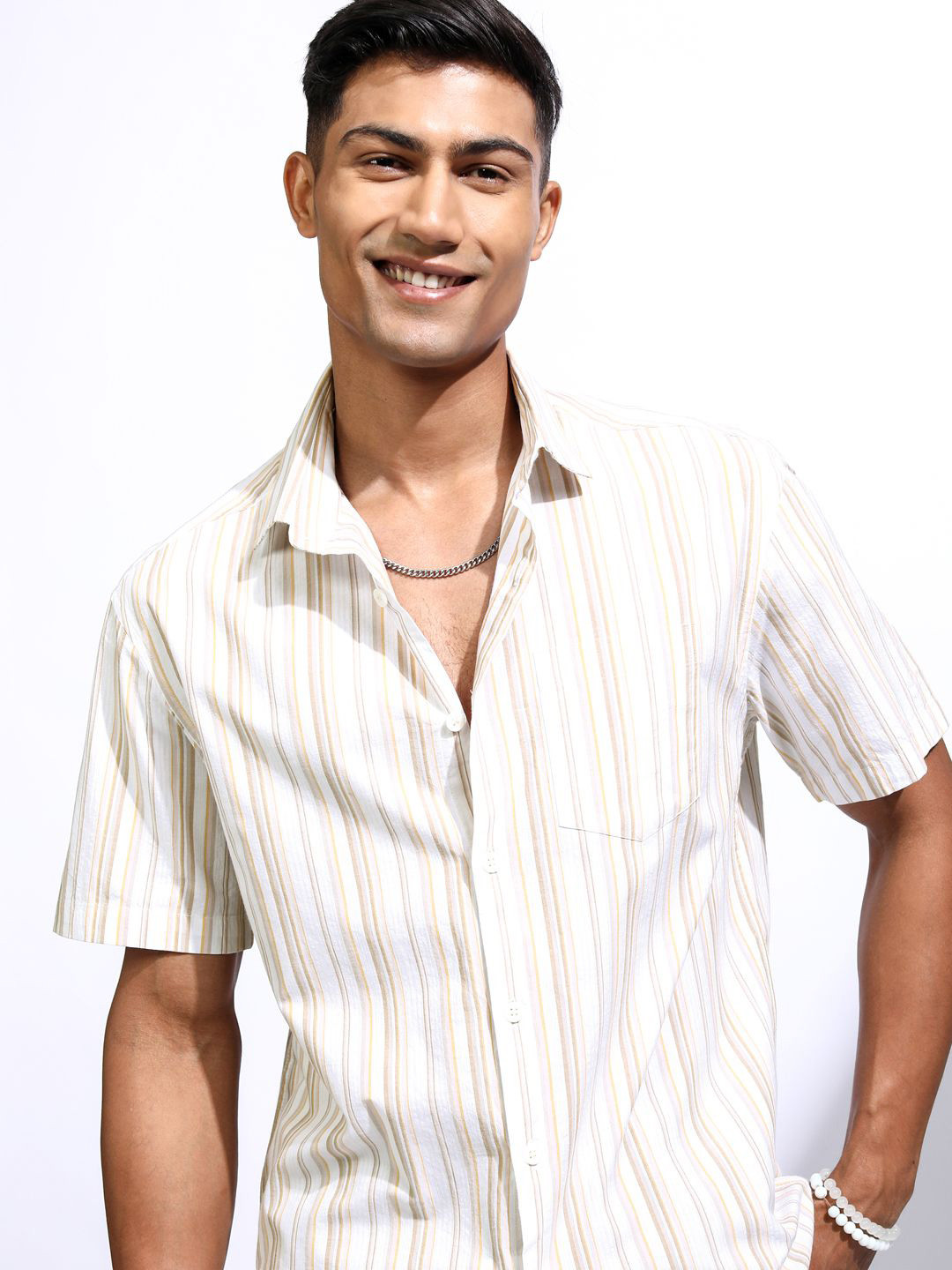 

LOCOMOTIVE Premium Men Seersucker Striped Relaxed Shirt, White