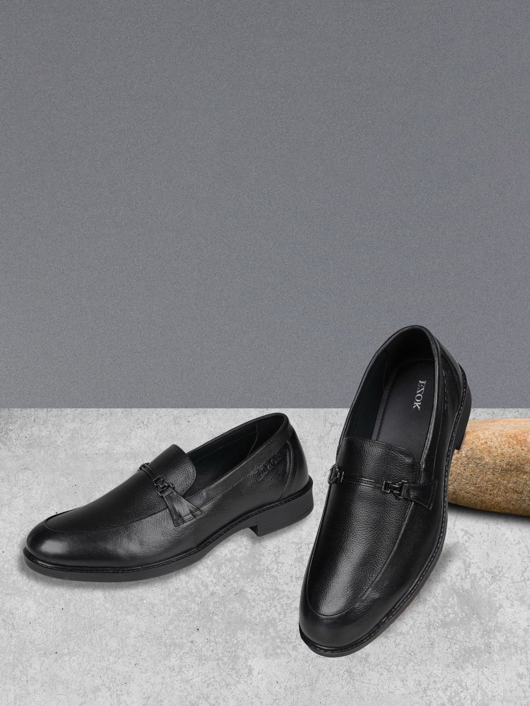 

EZOK Men Textured Leather Loafers, Black