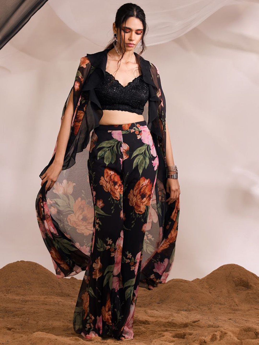 

DIVYA AGGARWAL Embellished V-Neck Sleeveless Top With Trouser With Shrug, Black