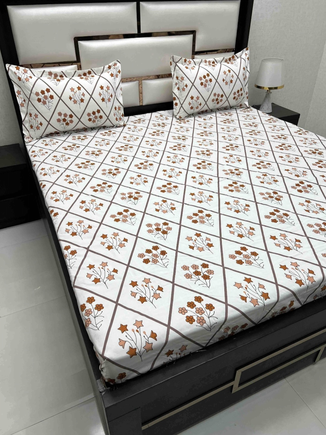 

Pure Decor Queen Size Double Bed Bedsheet With 2 Pillow Covers 2.28m X 2.54m, White