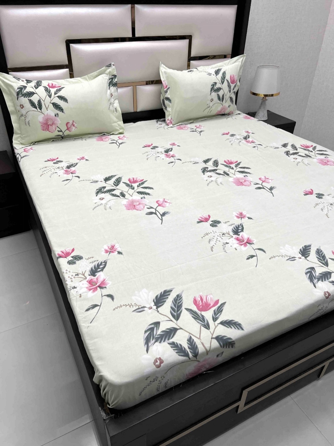 

Pure Decor Queen Size Double Bed Bedsheet With 2 Pillow Covers 2.28m X 2.54m, Green