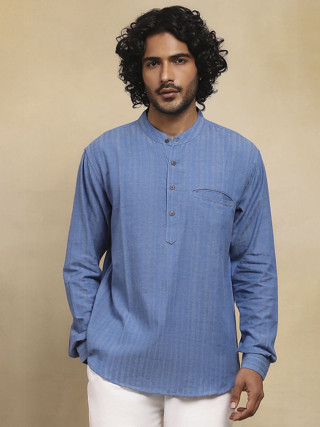 

House of Chikankari Men Thread Work Kurta, Blue