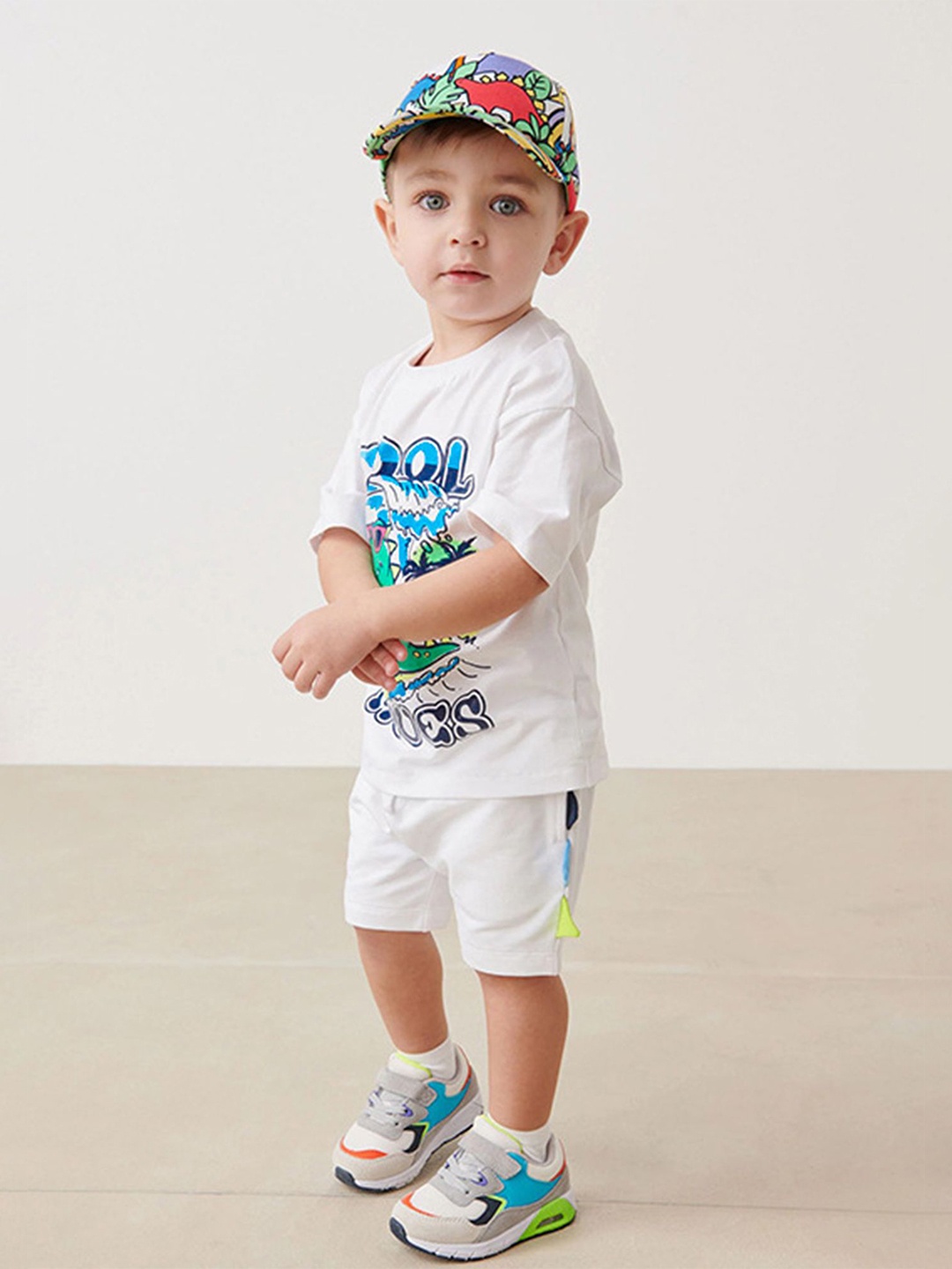 

LULU & SKY Boys Printed T-shirt with Shorts, White