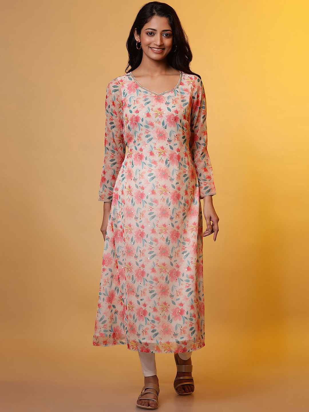 

AURELIA Women Floral Printed Gotta Patti Kurta, White