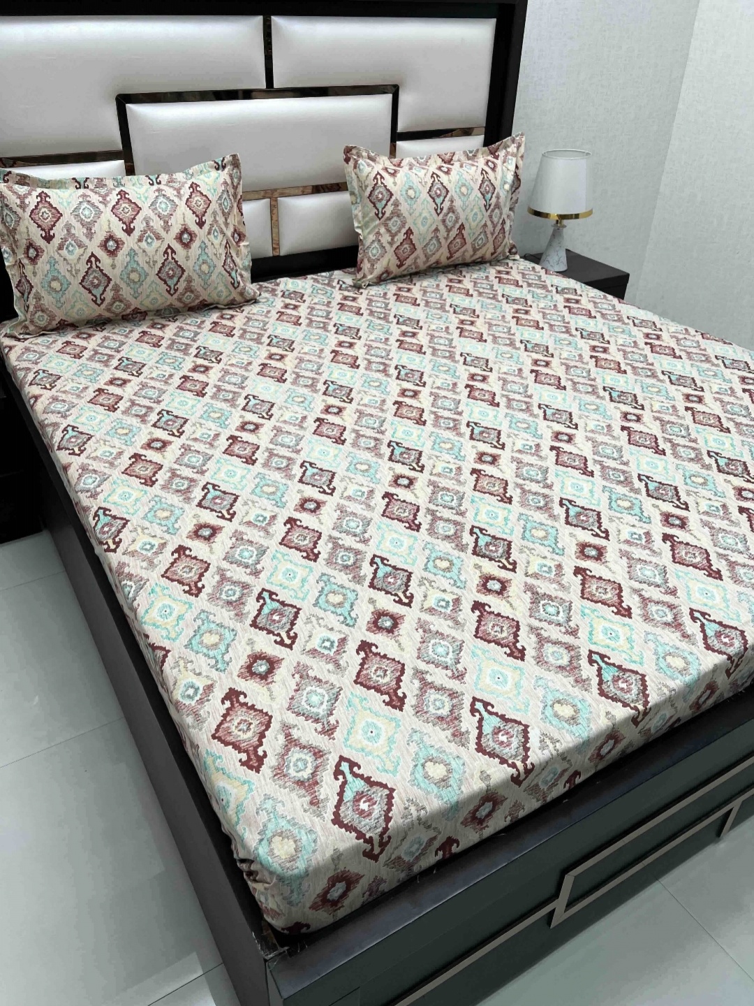 

Pure Decor Cotton Queen Size Double Bedsheet With 2 Pillow Covers 2.28m X 2.54m, Maroon