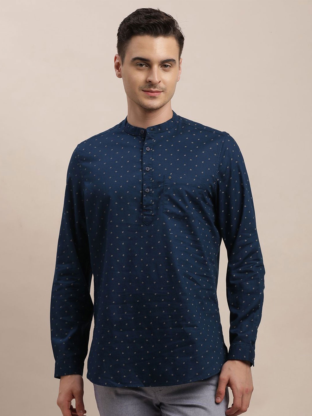 

Turtle Men Relaxed Slim Fit Opaque Printed Casual Shirt, Blue