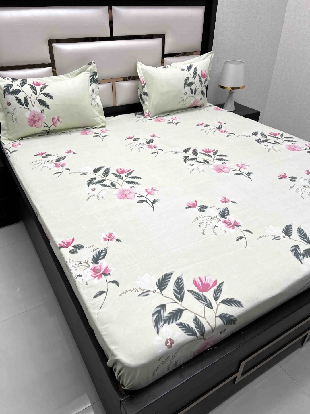 

Pure Decor Queen Size Double Bed Bedsheet With 2 Pillow Covers 2.28m X 2.54m, Green