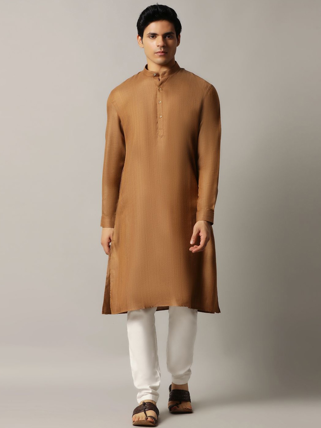 

Modi Kurta Men Kurtas, Gold