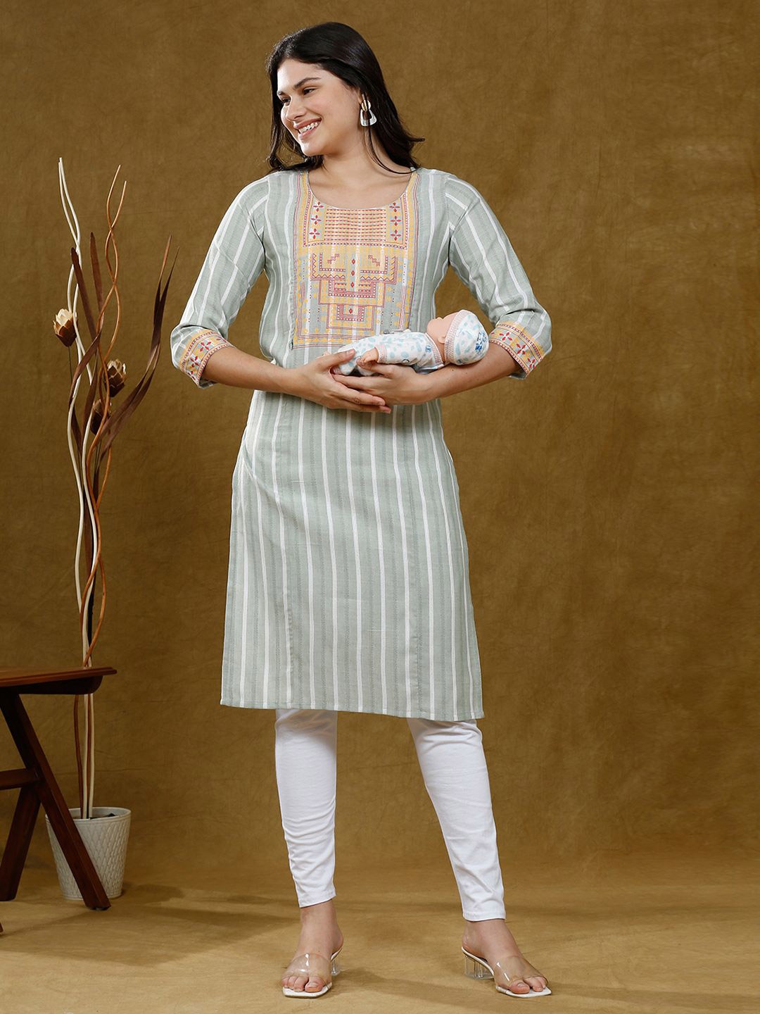 

DUMMY SHAPE Women Embroidered Thread Work Cotton Maternity Kurta, Green