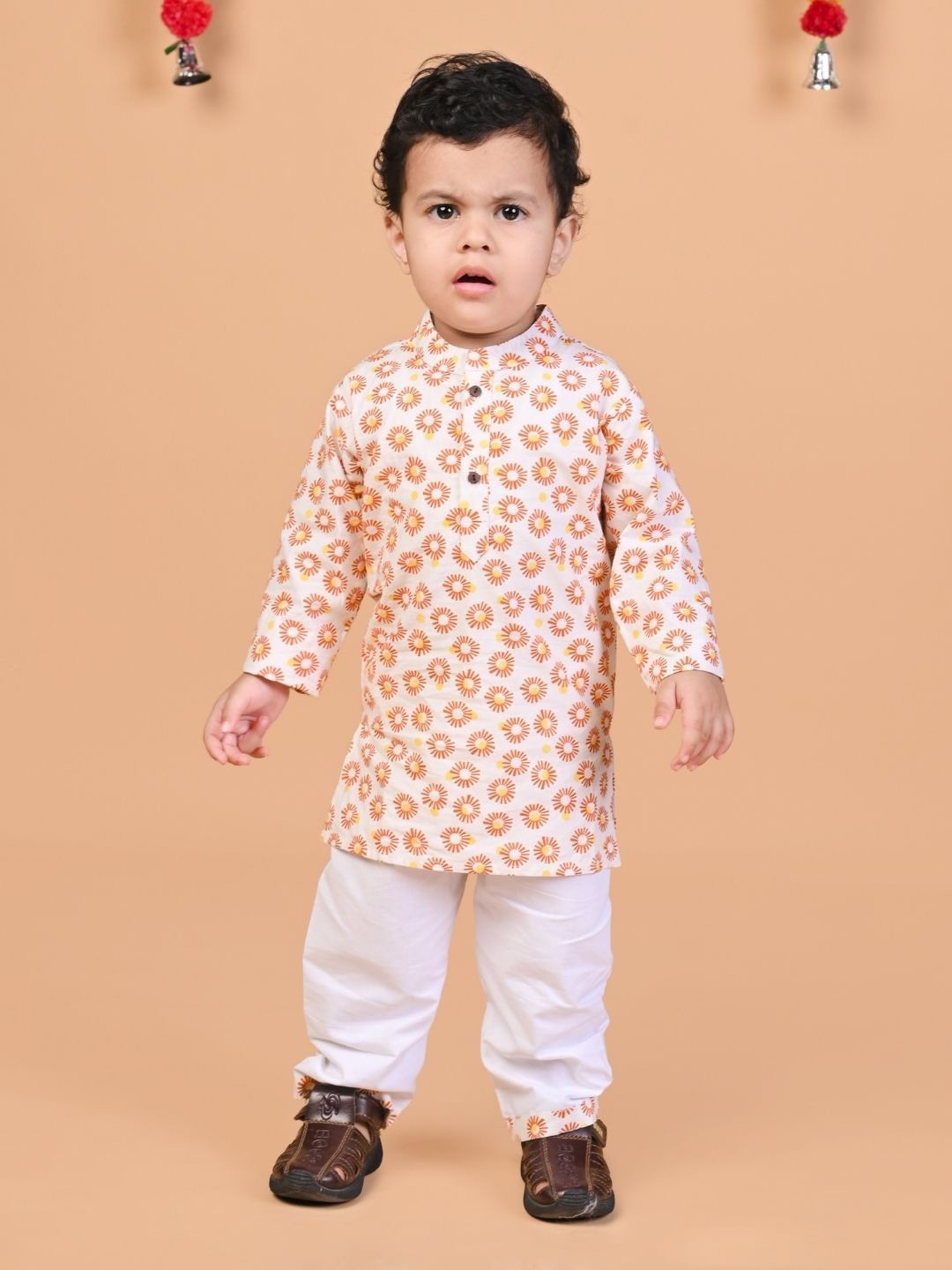 

MAMA AND PEACHES Kids Geometric Printed Pure Cotton Kurta with Pyjama, White