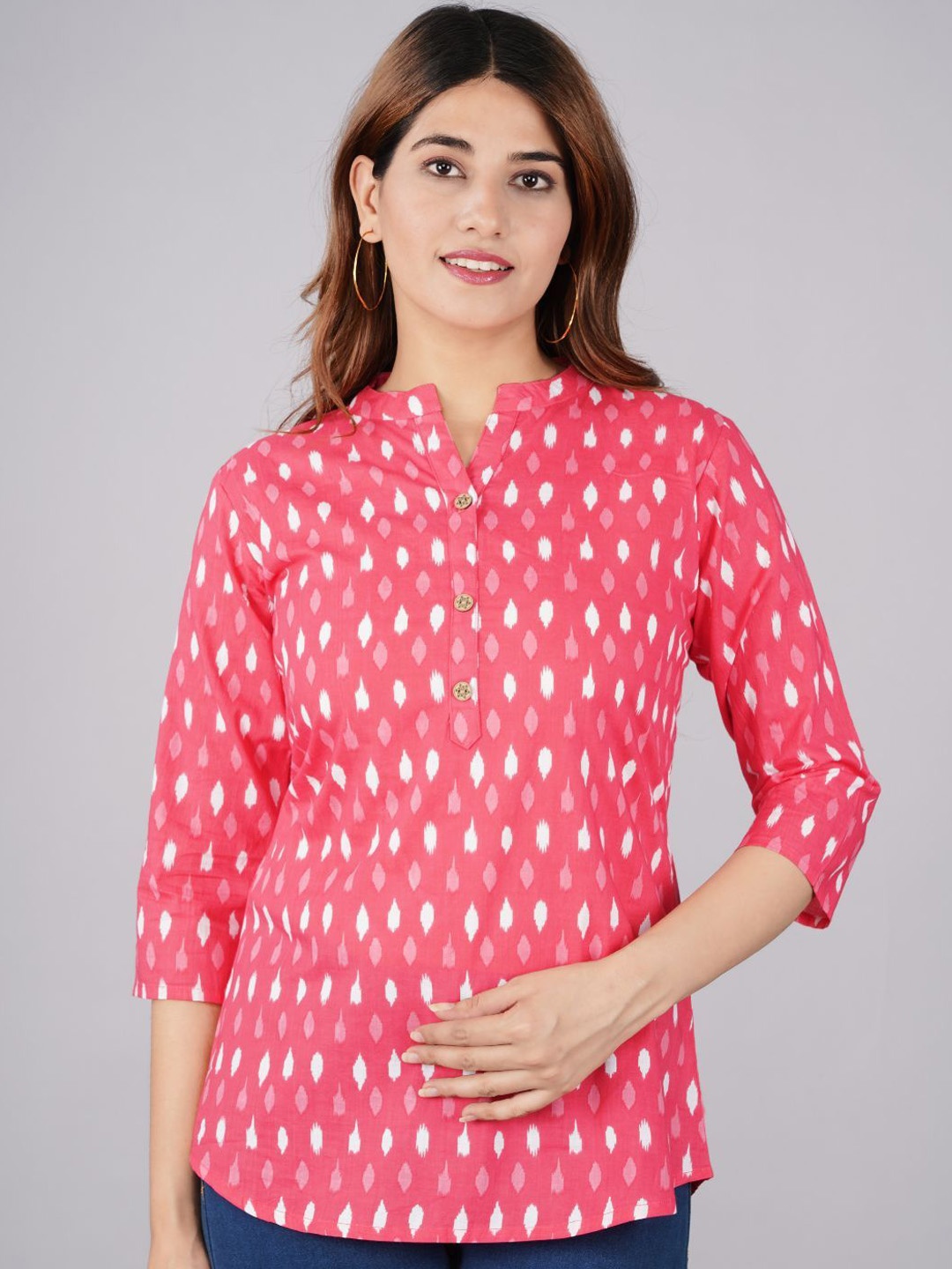 

Bahe Kurtiz Women Floral Printed Sequinned Kurta, Red