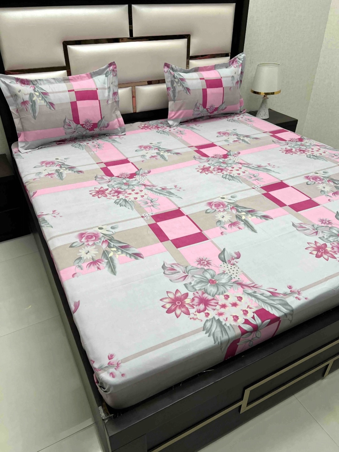 

Pure Decor Queen Size Double Bedsheet With 2 Pillow Covers 2.28m X 2.54m, Pink