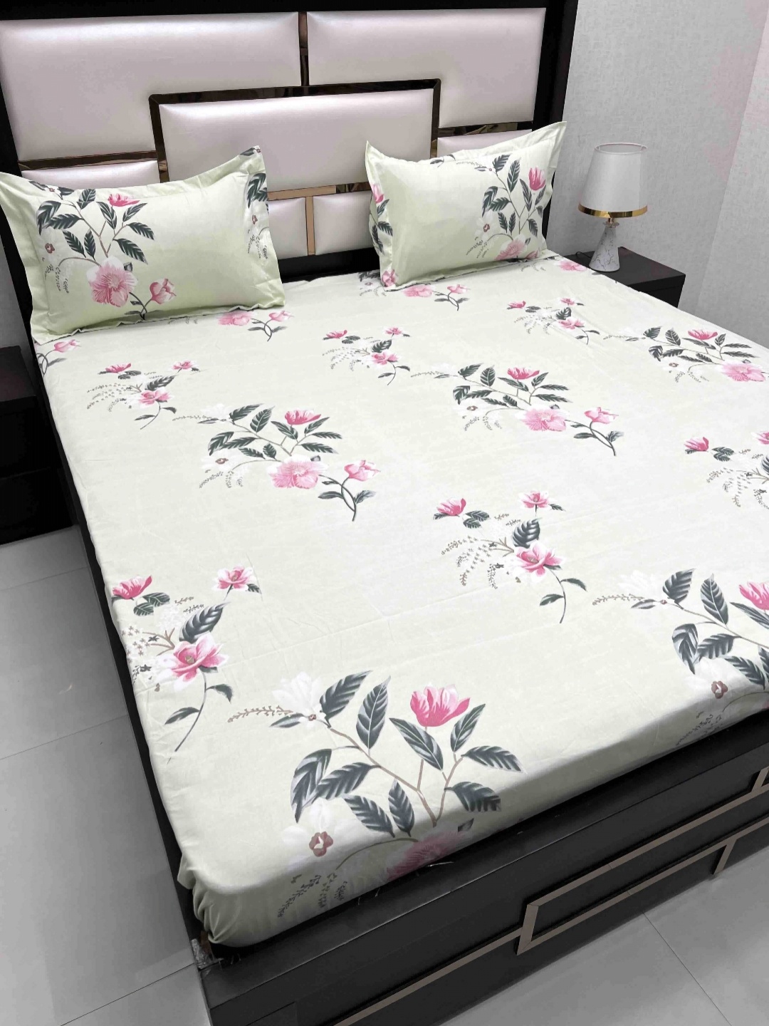 

Pure Decor Queen Size Double Bed Bedsheet With 2 Pillow Covers 2.28m X 2.54m, Cream