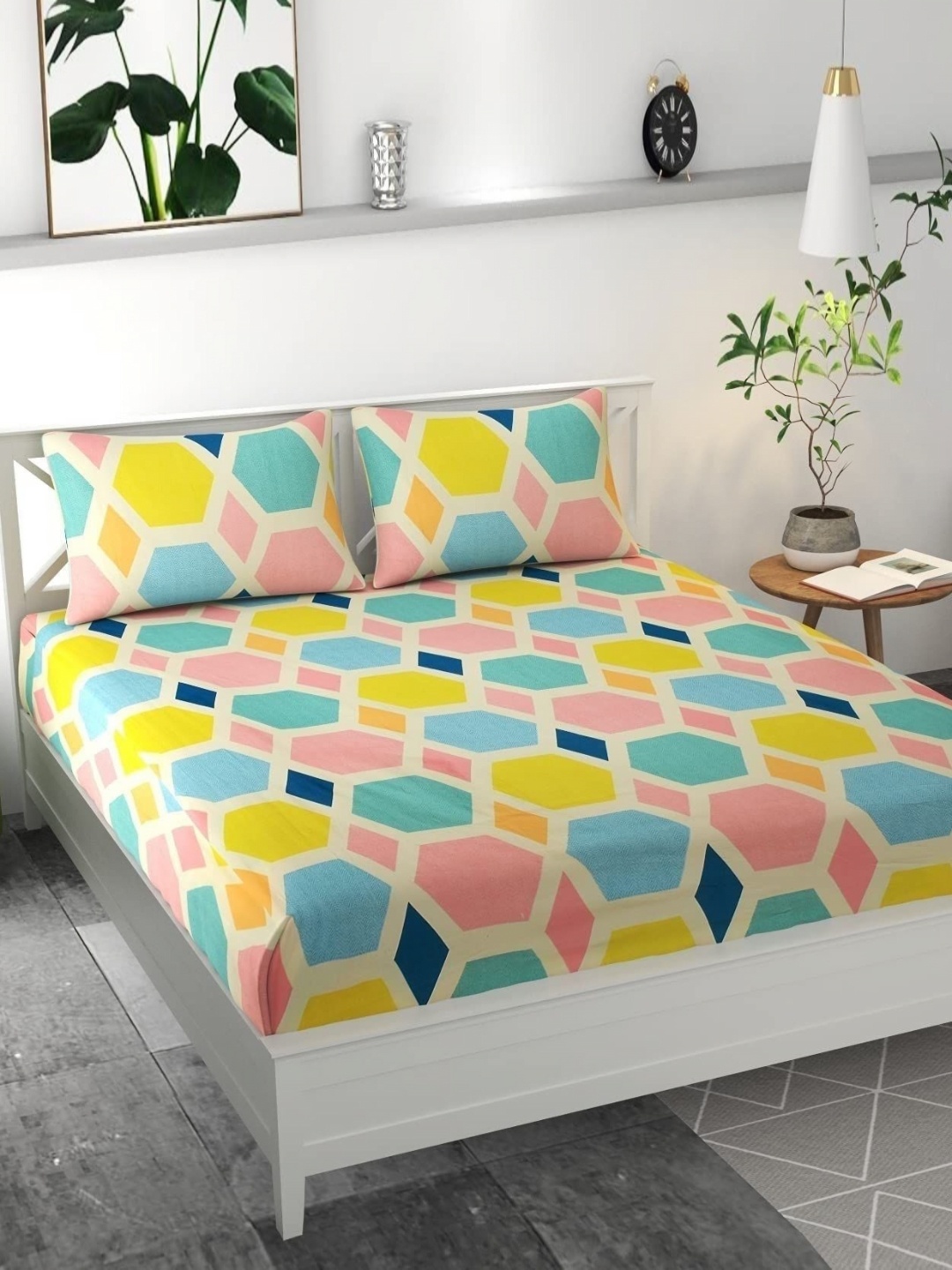 

Aura Pink & Blue Geometric 144 TC Queen Bedsheet with 2 Pillow Covers